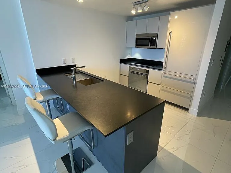 1010 Brickell Ave #2704 — Photo 3