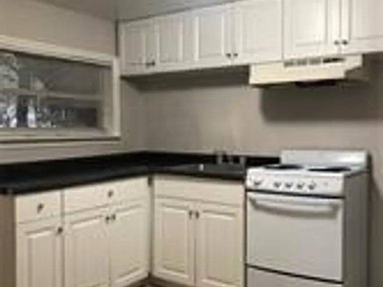 1113 Park Ave — Photo 2