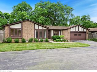 1409 Estate Ln, Glenview, IL