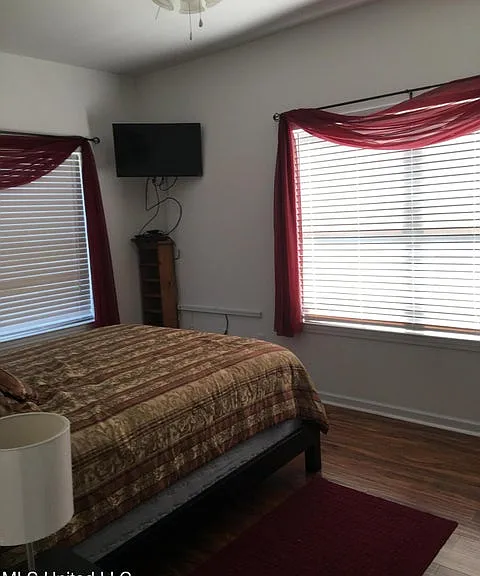 153 Markham Dr #B — Photo 4