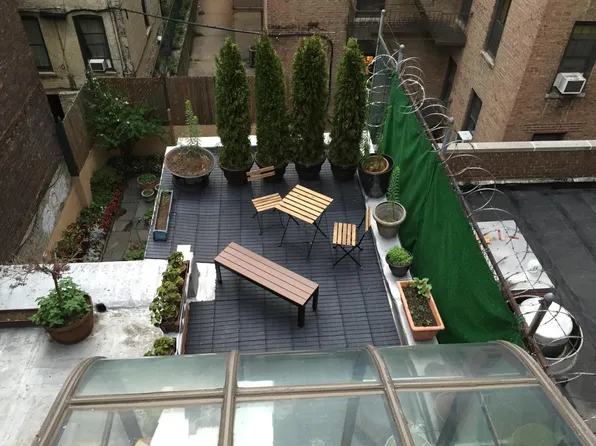 207 West 21st Street image 6 of 9