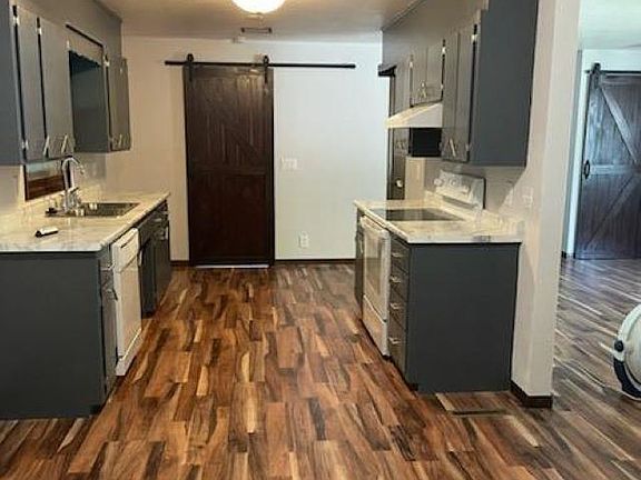 4th image of 1004 Odell St
