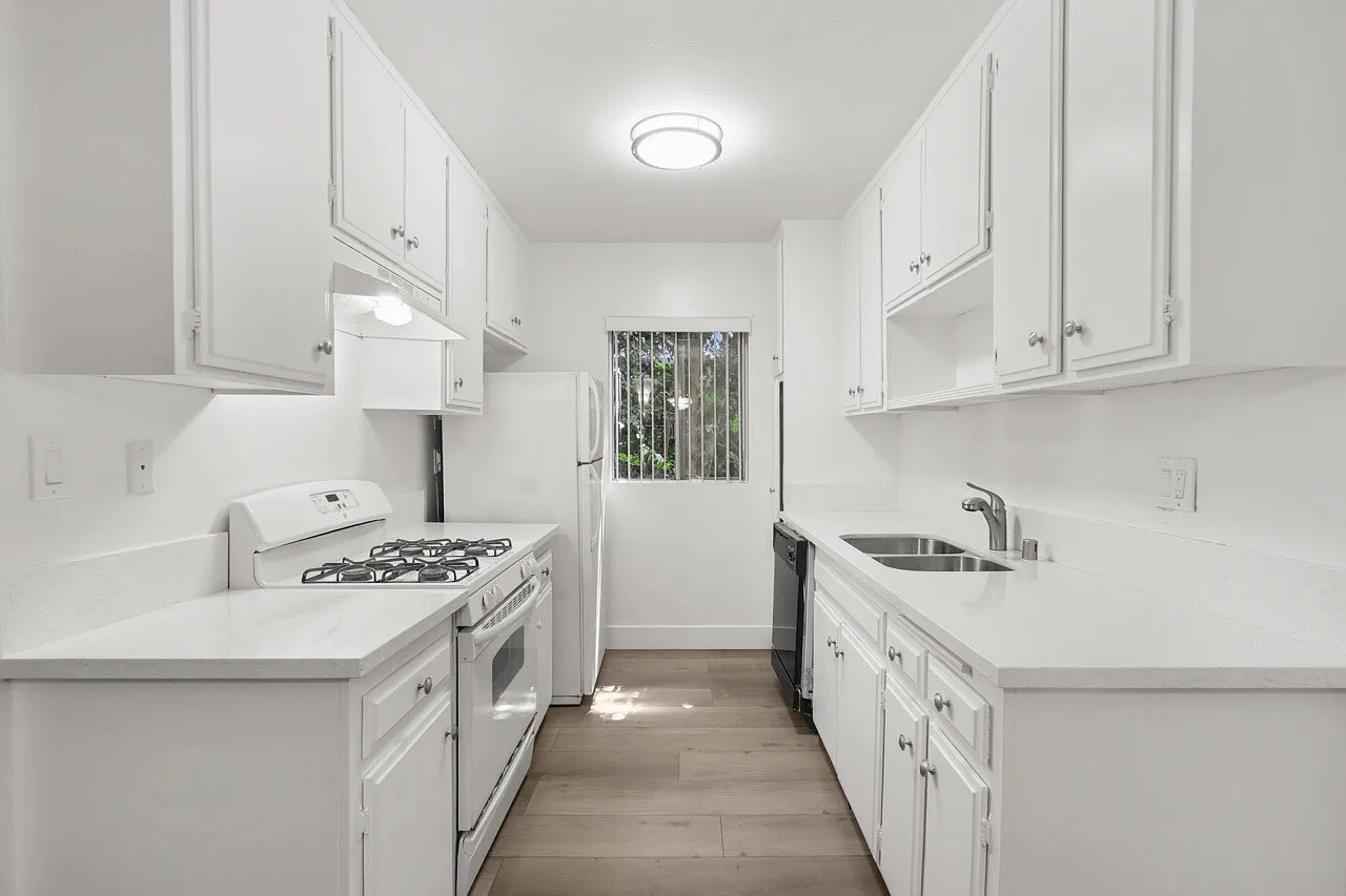 2 bed, 2.0 bath, $3,350 — Photo 3