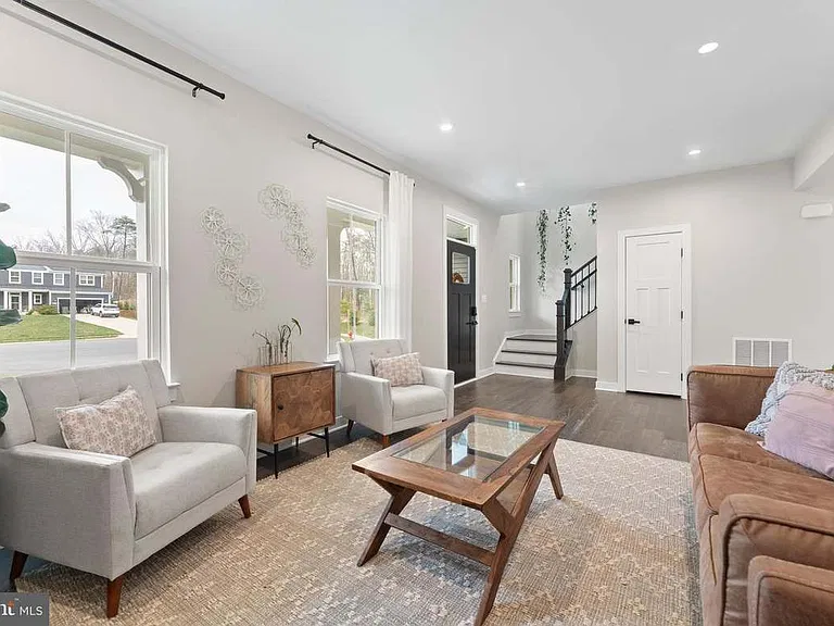 8600 Rawlings Ct — Photo 3