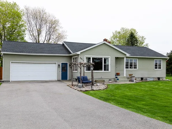 8617 Lake Street Rd, Le Roy, NY 14482