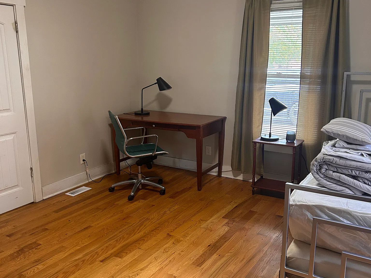 1 bed, 300 sqft, $850 — Photo 3