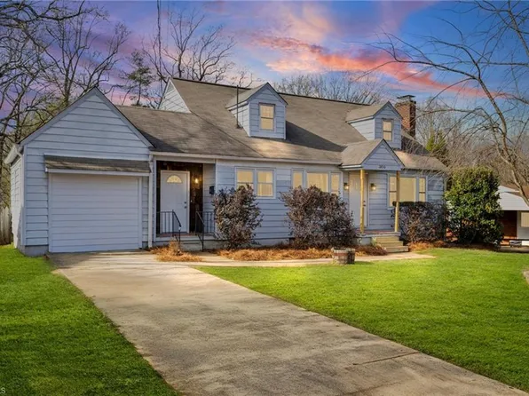 2850 Konnoak Dr, Winston Salem, NC 27127