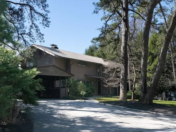 24 Barberry Rd, Lexington, MA 02421