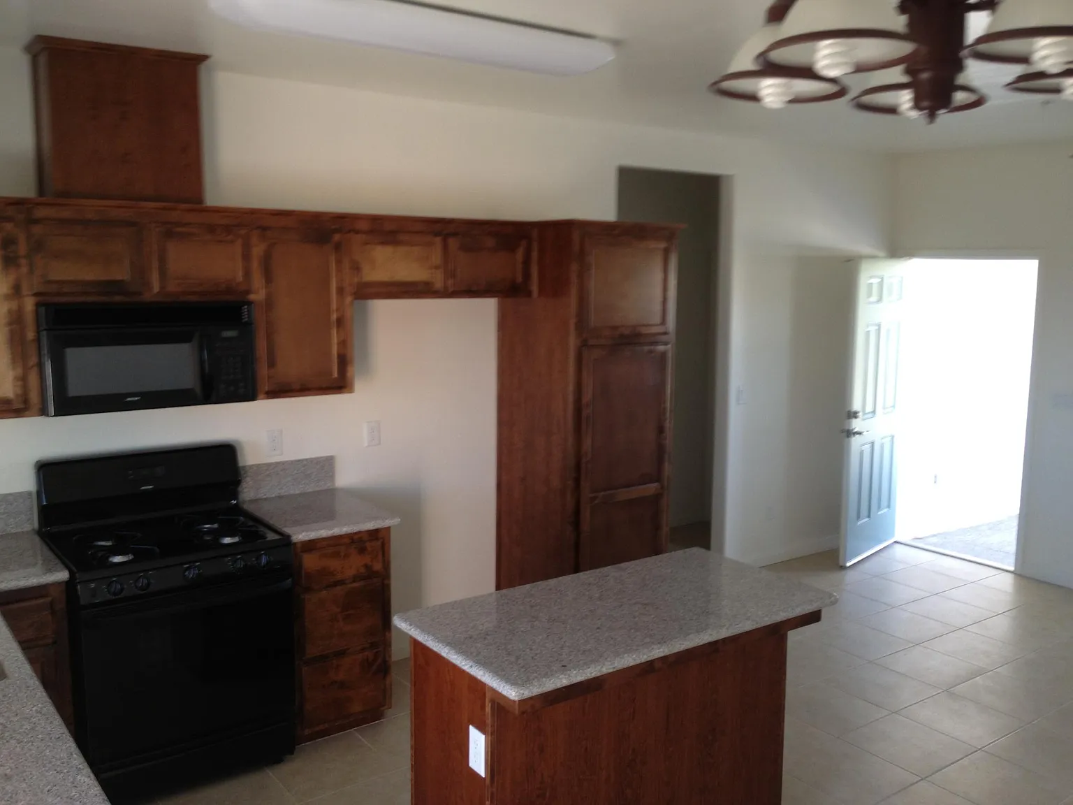 2 bed, 725 sqft, $1,550 — Photo 4
