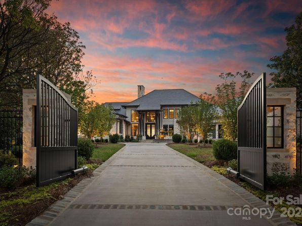 19125 Peninsula Point Dr, Cornelius, NC 28031