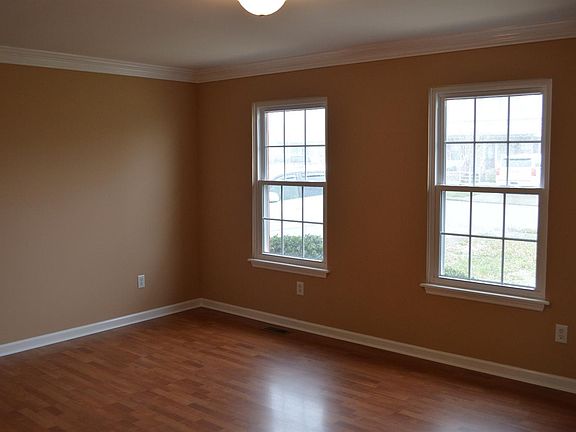 4th image of 144 Southcreek Dr