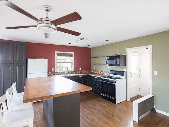 5th image of 171 W Walnut St Floor 1