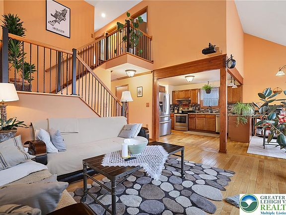 2nd image of 1392 Whispering Hills Ct