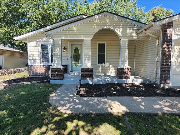 2nd image of 2805 Dividend Park Dr