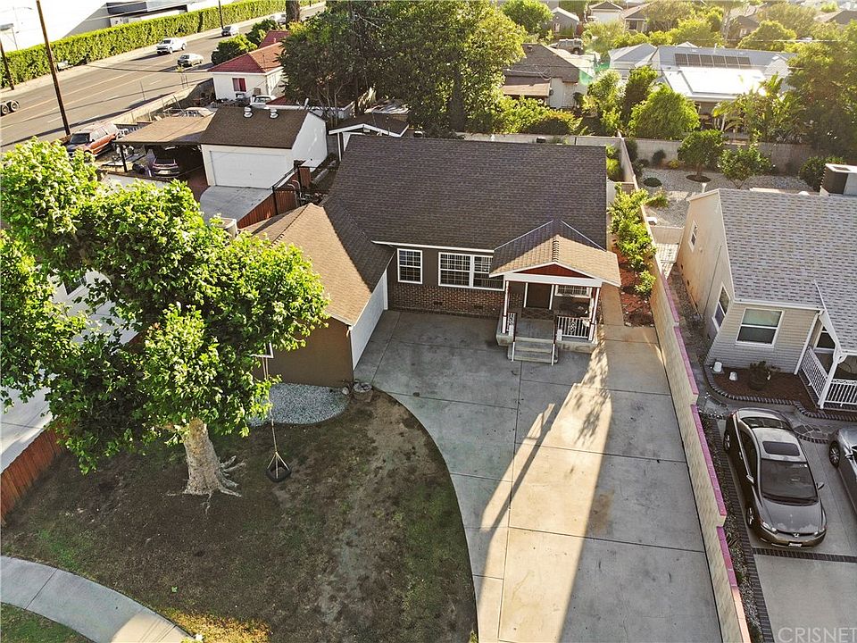 1st image of 8307 Blewett Ave
