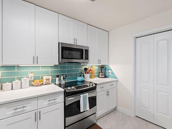 5th image of 321 Bream Ave Unit 304