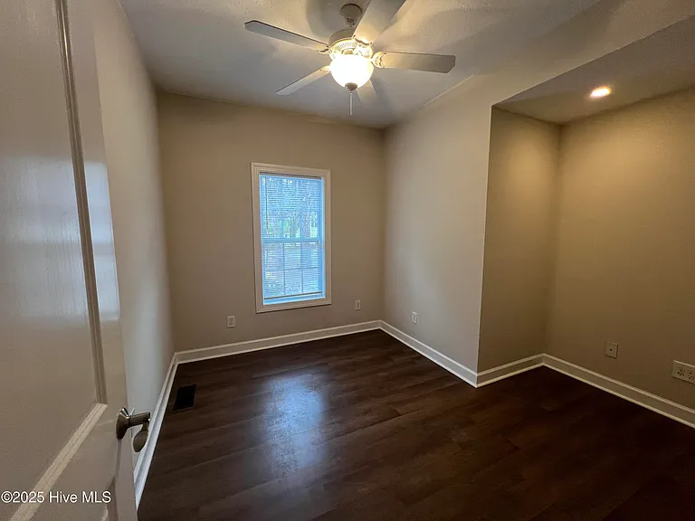 754 Riverbirch Dr — Photo 9