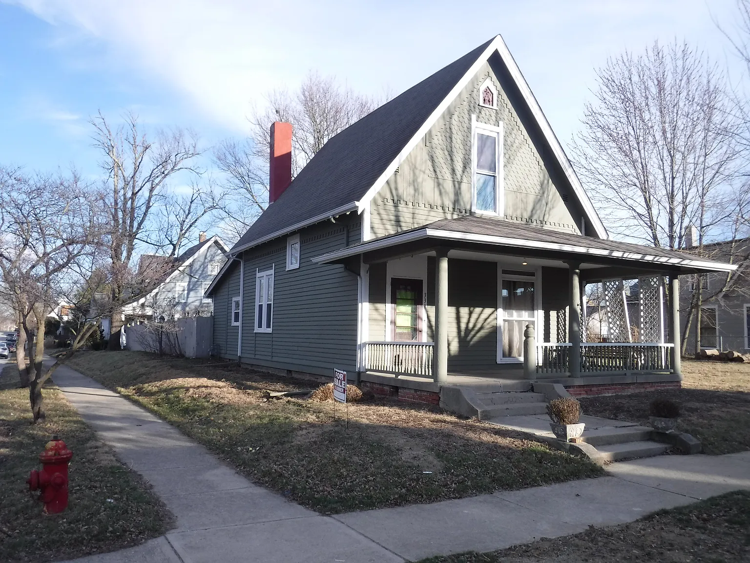 331 N East St photo 1