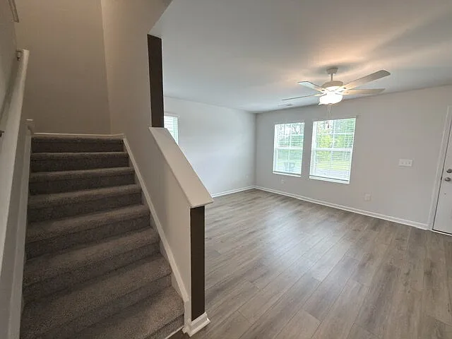 807 Coburg Ln — Photo 18