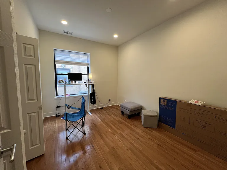 710-16 W Buckingham Pl — Photo 20