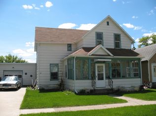 238 Broughton Ave, Minto, ND 58261