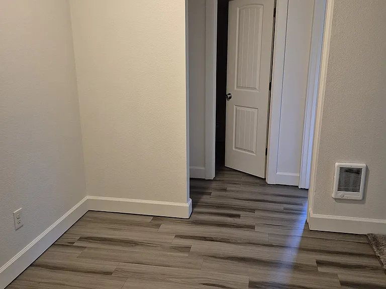 6830 N Columbia Way #1 — Photo 5