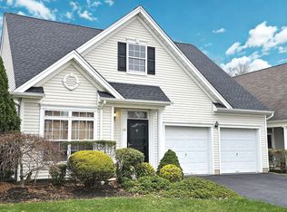 48 Rainflower Ln, West Windsor, NJ 08550