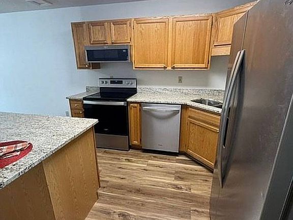 5th image of 108 Summerwalk Ct #B