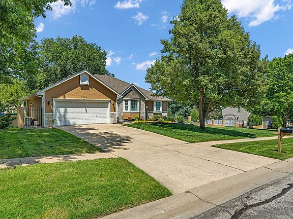 2nd image of 6434 SW Golf View Dr