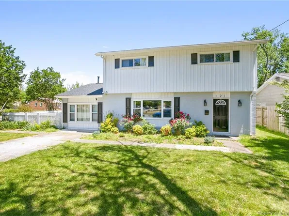 101 Pennwood Dr, Hampton, VA 23666