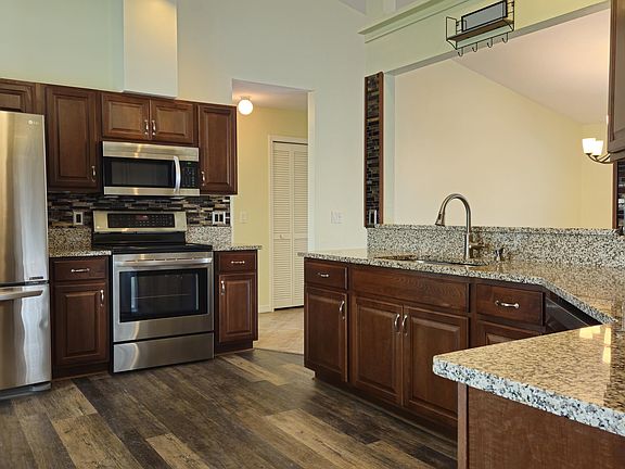 4th image of 821 Wooddusk Dr