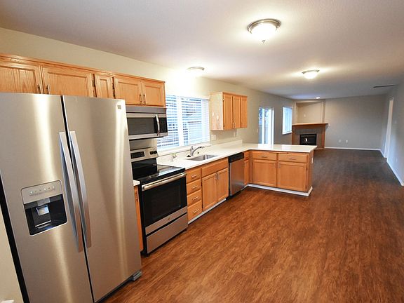 4th image of 8110 184th Street Ct E