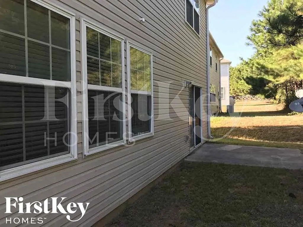 3 bed, 2.5 bath, 2516 sqft, $2,780 — Photo 1