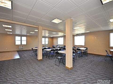 4th image of 55 Monroe Blvd APT 3F
