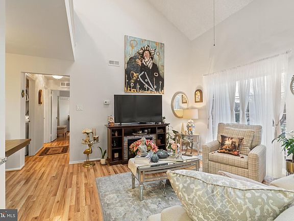 5th image of 1302 Aberdeen Ln