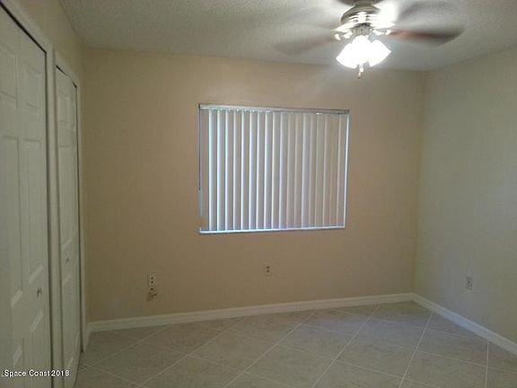 5th image of 2392 Fox Hollow Dr