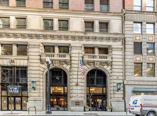 212 W Washington St APT 2009, Chicago, IL 60606