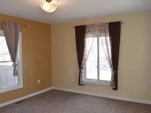 3rd image of 416 Chestnut Ave
