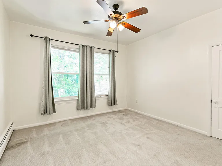 208 S Lincoln St #A — Photo 15