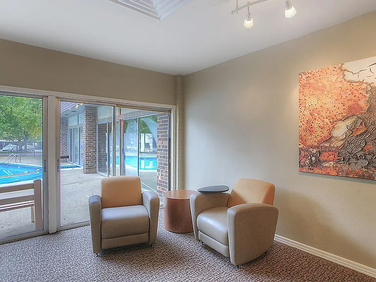 Nottingham Place Apartments — Photo 3