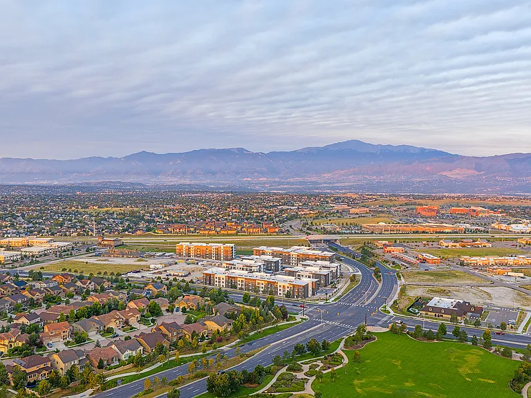 The Aven is surrounded by dining, shopping, entertainment, and breathtaking mountain views