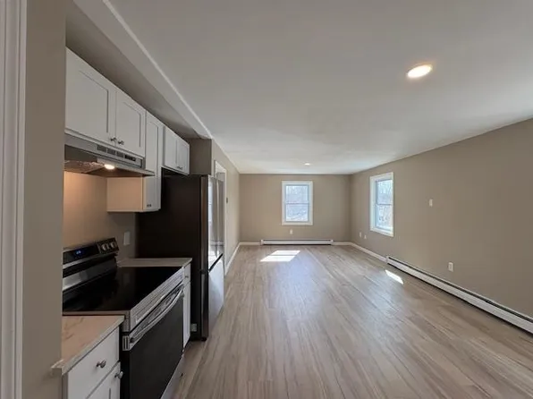 60 Charles St #1, Farmington, NH 03835