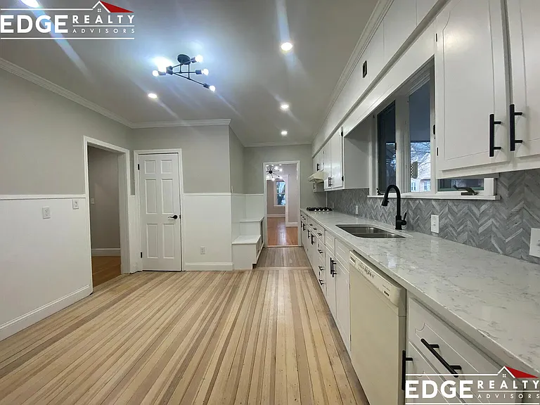74 Wallingford Rd — Photo 8