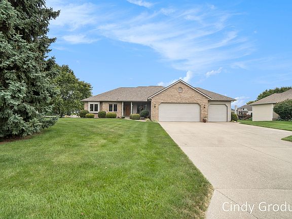 5th image of 968 Mid Bluff Dr