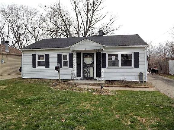5th image of 210 E Circle Dr