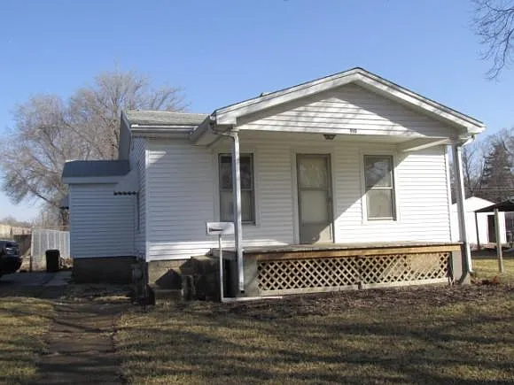 910 E Curtis Ave photo 1