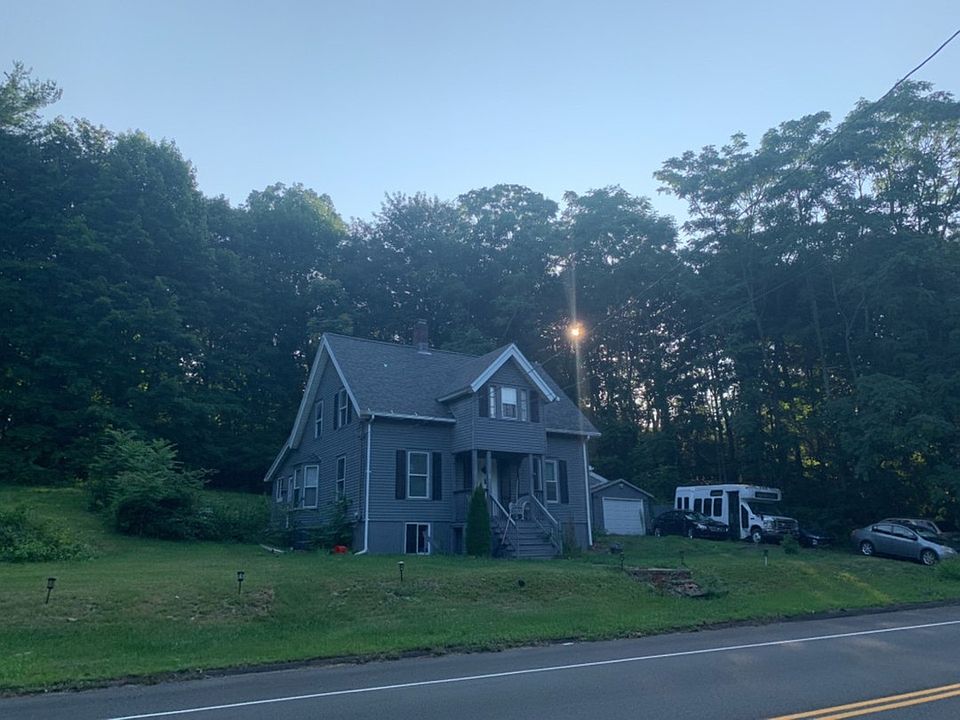 2nd image of 310 Amity Rd
