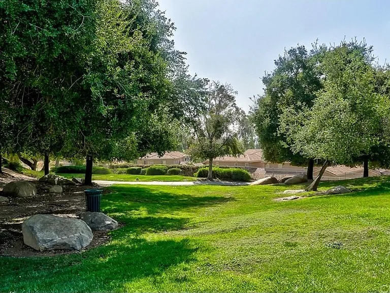 7593 Cloverhill Dr — Photo 17