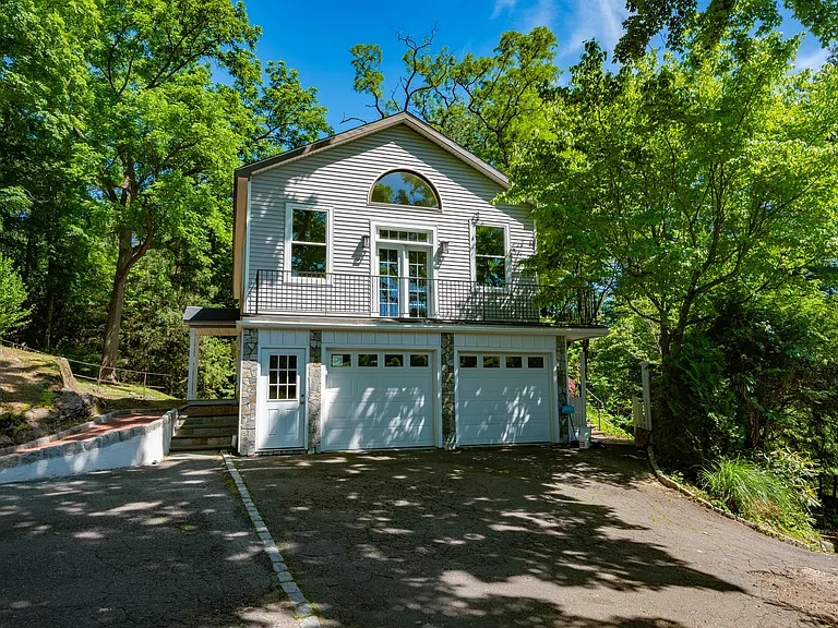 450 Danbury Rd — Photo 13