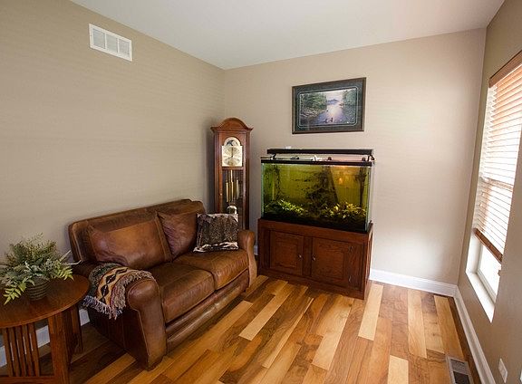 5th image of 11850 Presley Cir